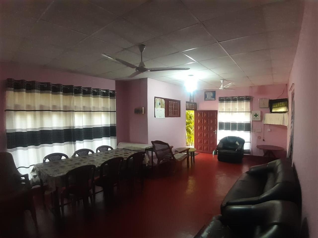 Amila Guest Hotell Trincomalee Eksteriør bilde