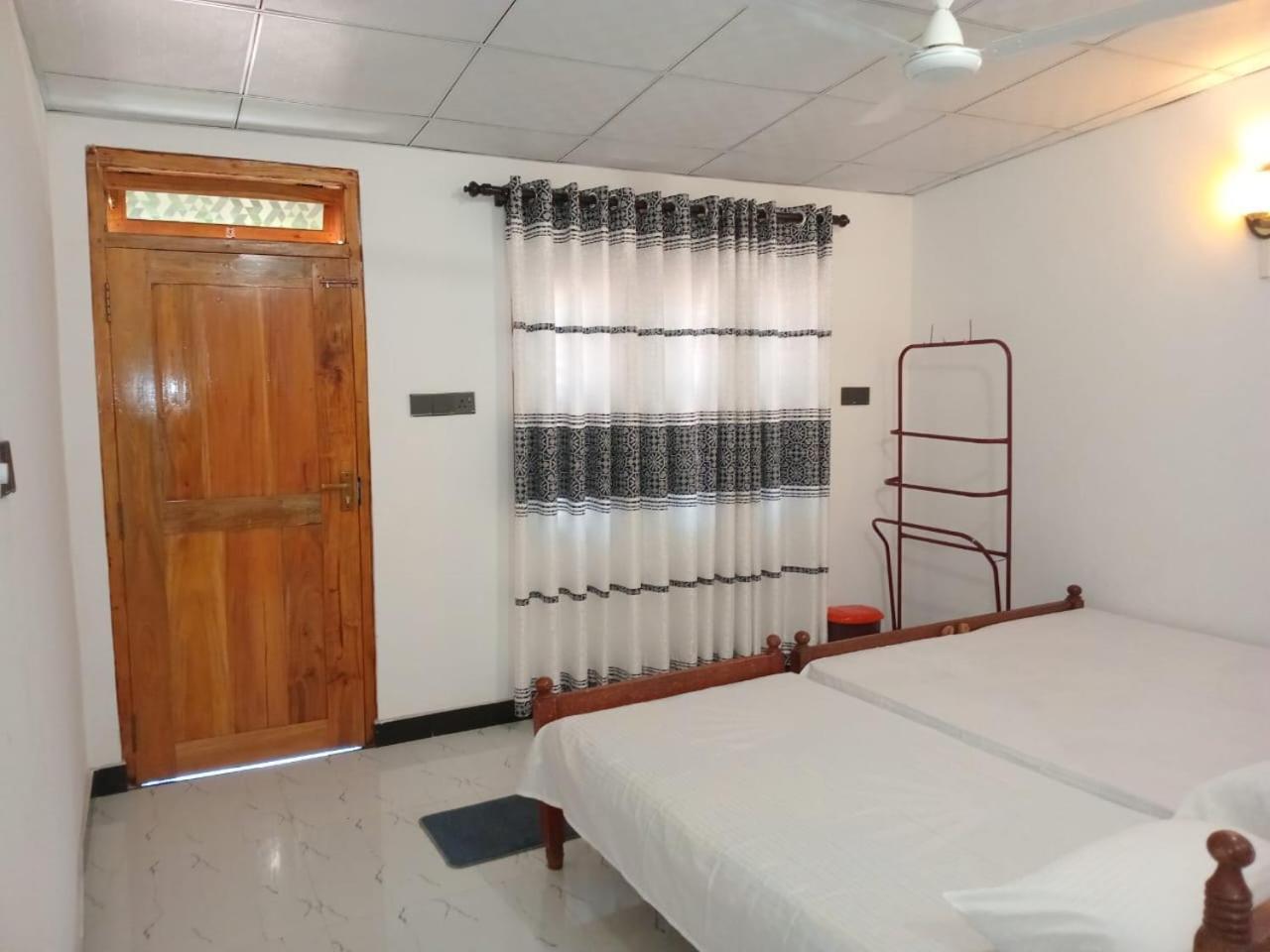 Amila Guest Hotell Trincomalee Eksteriør bilde