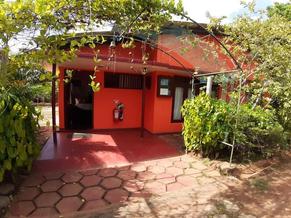 Amila Guest Hotell Trincomalee Eksteriør bilde
