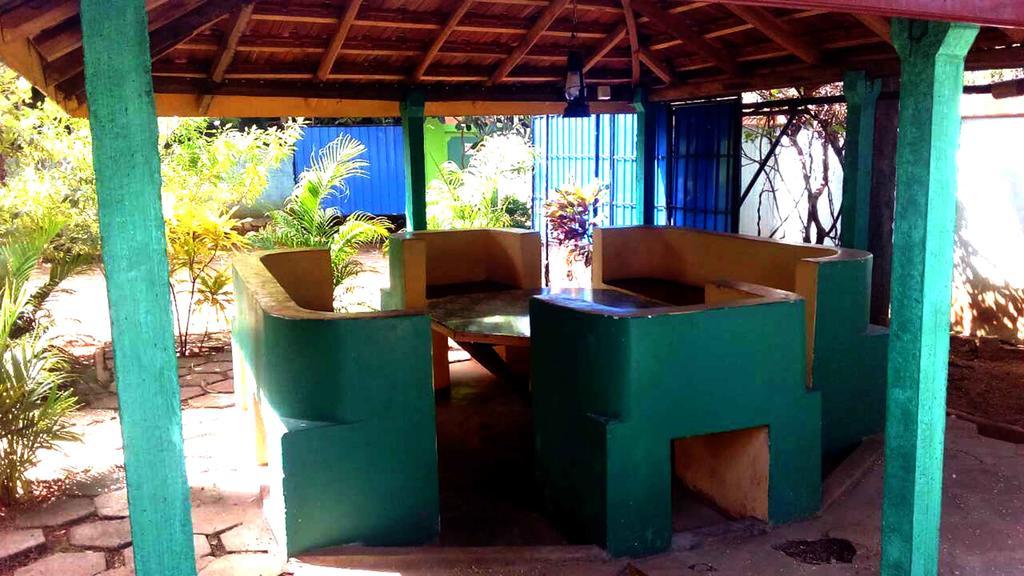 Amila Guest Hotell Trincomalee Eksteriør bilde